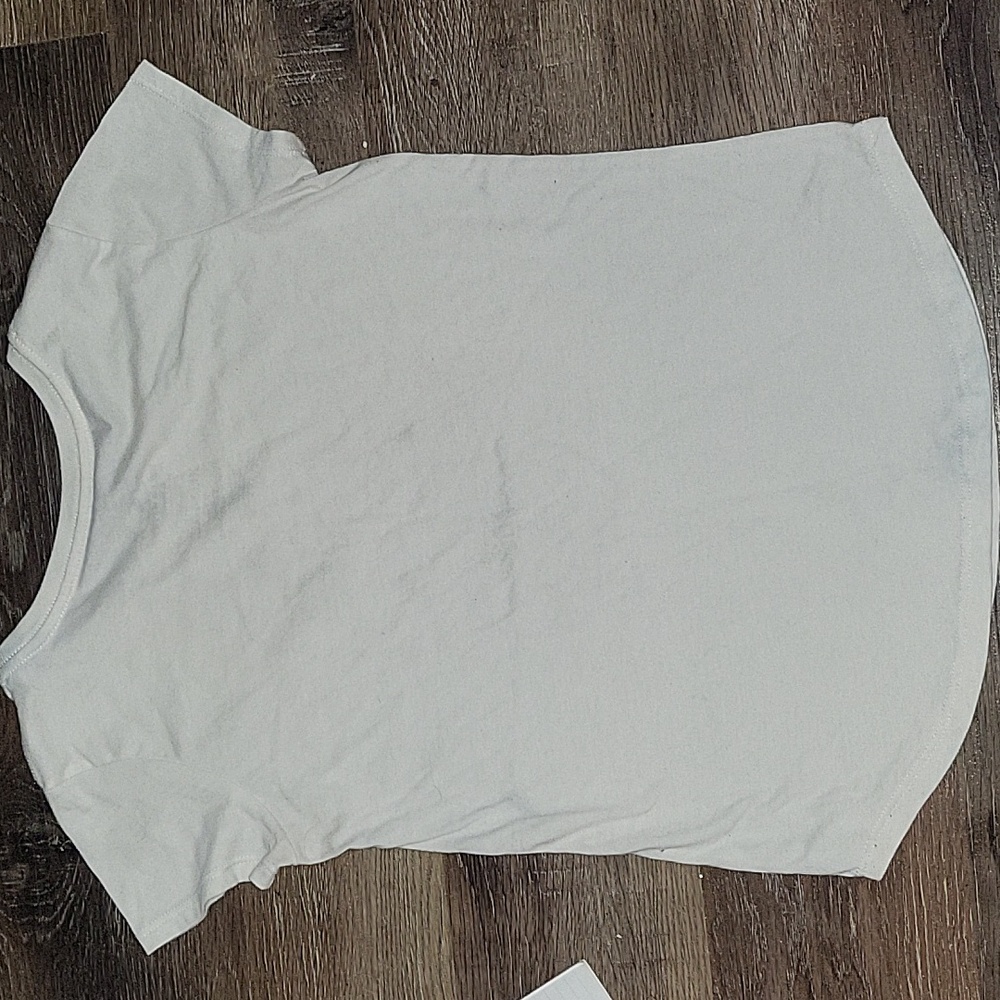 🎒🩷Hello Kitty Shirt - Picture 4 of 5